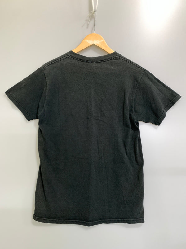 【現状渡し品】【メンズ】 THE POGUES ザ・ポーグス RUM SODOMY AND THE LASH ラム ソドミー アンド ザ ラッシュ 90-00S PRINT TEE 90年代 00年代 半袖 プリント Tシャツ ラム酒、愛 そして鞭の響き 146-260901-em-12-min サイズ：S カラー：ブラック 万代Net店