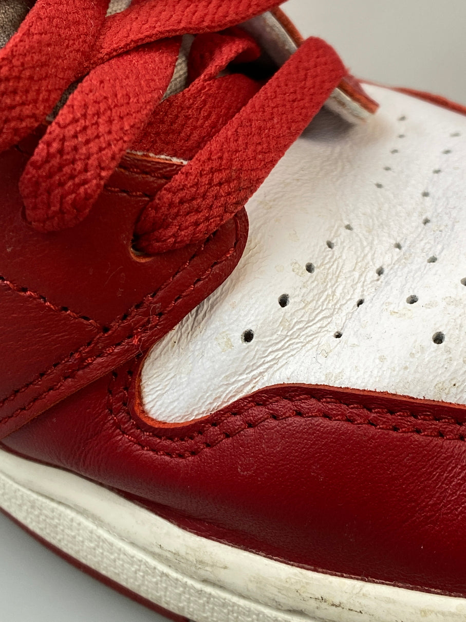 【中古品】【メンズ】 NIKE ナイキ WOMEN'S AIR JORDAN 1 HIGH OG NEWSTALGIA DJ4891-061 ウィメンズ エアジョーダン1 ハイ OG ニュースタルジア メンズ シューズ スニーカー 靴 160-260830-em-30-min サイズ：29.0cm カラー：ホワイト/ベージュ/レッド 万代Net店