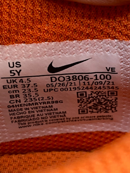 【中古品】【レディース】 NIKE ナイキ GS DUNK LOW PRM HALLOWEEN DO3806-100 GS ダンク ロー プレミアム ハロウィーン (2021) スニーカー レディース 靴 シューズ 166-260830-em-29-min サイズ：23.5cm カラー：SAIL/STARFISH-BLACK 万代Net店