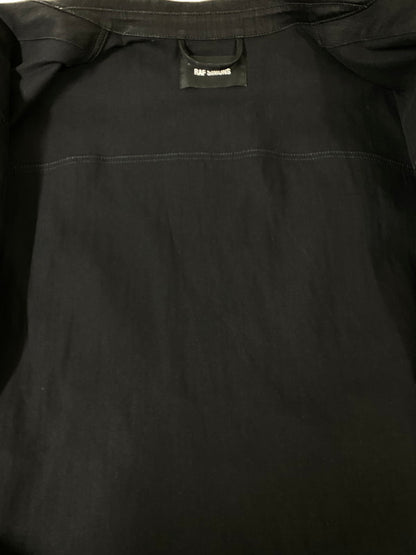 【中古品】【メンズ】 RAF SIMONS ラフシモンズ JOY DIVISION OVERSIZE DENIM JACKET 181-723 18SS ジョイ ディヴィジョン オーバーサイズ デニム ジャケット Gジャン パンクバンド 141-260901-em-32-min サイズ：S カラー：ブラック 万代Net店