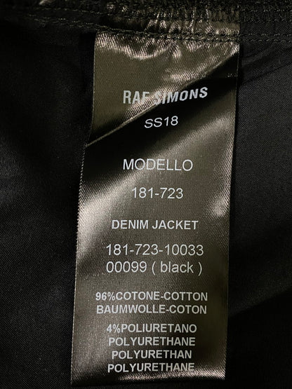 【中古品】【メンズ】 RAF SIMONS ラフシモンズ JOY DIVISION OVERSIZE DENIM JACKET 181-723 18SS ジョイ ディヴィジョン オーバーサイズ デニム ジャケット Gジャン パンクバンド 141-260901-em-32-min サイズ：S カラー：ブラック 万代Net店