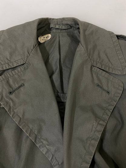 【中古品】【メンズ】 U.S.ARMY ユーエスアーミー TRENCH COAT DSA100-67-C-4077 トレンチコート メンズ アウター レインコート ヴィンテージ ミリタリー クォーペル ロングコート 146-260901-em-45-min サイズ：34R カラー：カーキグリーン 万代Net店