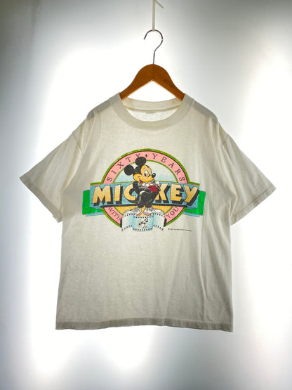 【現状渡し品】【メンズ】 DISNEY ディズニー 80S SIXTY YEARS WITH YOU TEE 80年代 プリント 半袖 Tシャツ メンズ トップス ミッキーマスス 146-260904-em-39-min カラー：ホワイト 万代Net店