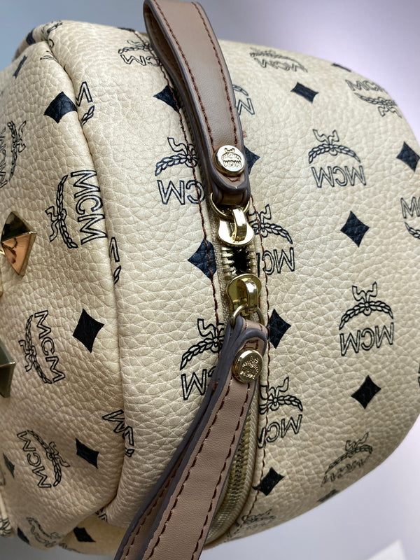 【中古品】【レディース】 MCM エムシーエム BACKPACK バッグパック ヴィセトス スタッズ レザー リュック カバン 180-260909-yn-19-min カラー：ベージュ 万代Net店
