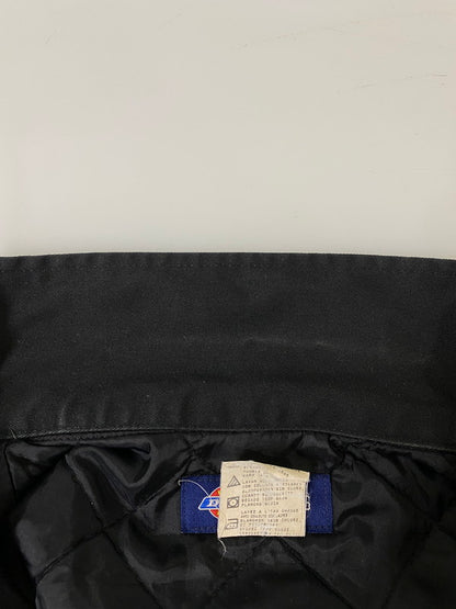 【中古品】【メンズ】 DICKIES ディッキーズ KILLSWITCH ENGAGE WORK JACKET キルスウィッチ エンゲイジ ワークジャケット ジップアップジャケット メタルコアバンド 146-260901-em-31-min サイズ：L-RG カラー：ブラック 万代Net店