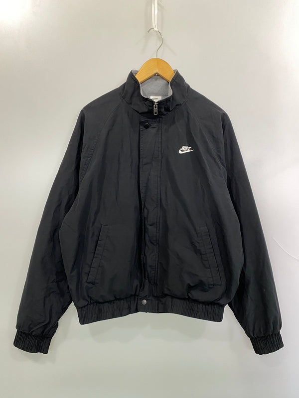 【中古品】【メンズ】 NIKE ナイキ CLUB FUTURA JACKET FZ0657-010 クラブ フューチュラ ジャケット アウター 148-260909-yn-30-min サイズ：M カラー：ブラック 万代Net店
