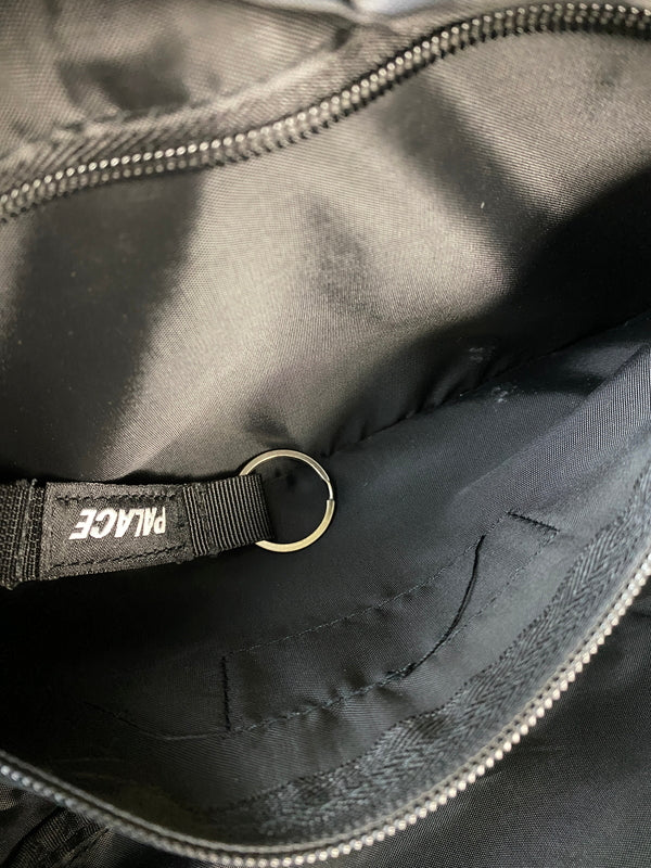 【中古品】【メンズ/レディース】 PALACE SKATEBOARDS パレススケートボーズ BAG ウエストバッグ カバン 188-260908-KS-02-min カラー：ブラック/ワインレッド 万代Net店