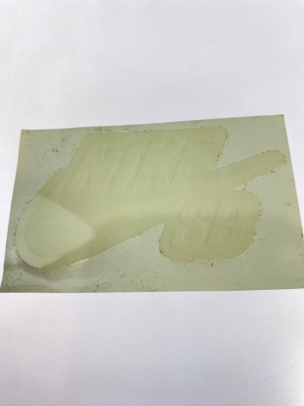 【中古品】【メンズ】 NIKE SB × WELCOME SKATEBOARDING ウェルカム スケートボーディング FQ0795-100 ZOOM BLAZER MID ズーム ブレーザー ミッド スニーカー 靴 160-260902-jt-02-min サイズ：US 9 27.0cm カラー：SAIL/DARK BEETROOT-WHITE 万代Net店