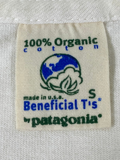 【中古品】【メンズ】 PATAGONIA BENEFICIAL パタゴニア ベネフィシャル THE OUTLAND MOUNTAIN SHOP TEE ザ アウトランド マウンテン ショップ Tシャツ メンズ トップス 半袖 144-260904-em-15-min サイズ：S カラー：ホワイト 万代Net店