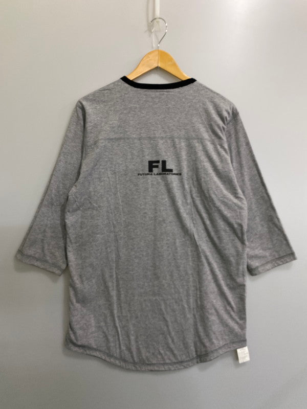【中古品】【メンズ】 STUSSY ステューシー × FUTURA フューチュラ OVER PRINT TEE オーバー プリント Tシャツ メンズ トップス リバーシブル ラグラン 142-260904-em-17-min サイズ：XL カラー：オリーブ/ネイビー/グレー 万代Net店