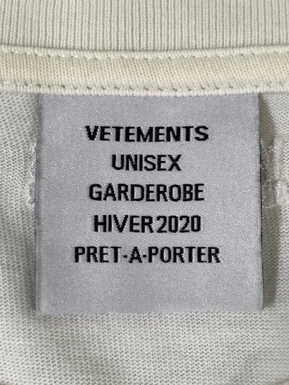 【中古品】【メンズ】 VETEMENTS ヴェトモン フロントロゴ オーバーサイズ Tシャツ UAH20TR611 半袖 Tシャツ ショートスリーブ 140-260903-hu-45-min サイズ：XS カラー：ホワイト 万代Net店