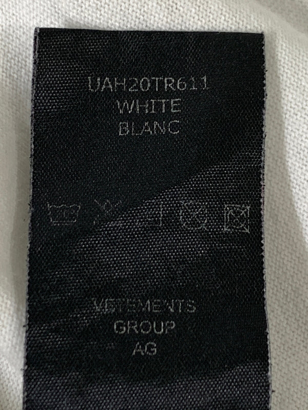 【中古品】【メンズ】 VETEMENTS ヴェトモン フロントロゴ オーバーサイズ Tシャツ UAH20TR611 半袖 Tシャツ ショートスリーブ 140-260903-hu-45-min サイズ：XS カラー：ホワイト 万代Net店