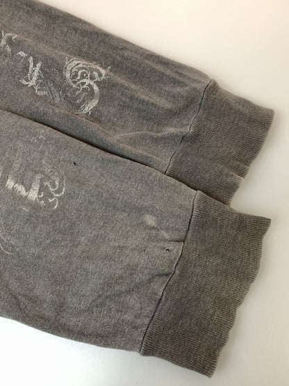 【現状渡し品】【メンズ】 ANOREXIA NERVOSA DRUDENHAUS アノレクシア ネルヴォサ ドルーデンハウス PRINT LS TEE プリント 長袖Tシャツ ロングスリーブ メタルバンド 146-260904-em-57-min サイズ：XL カラー：グレー 万代Net店