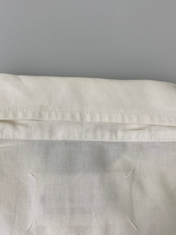 【中古品】【メンズ】 MAISON MARTIN MARGIELA メゾン マルタン マルジェラ ここのえタグ DRESS SHIRT ドレスシャツ メンズ トップス 長袖シャツ 141-260908-KS-07-min サイズ：2 カラー：ホワイト 万代Net店