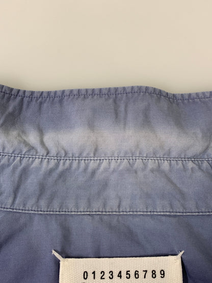 【現状渡し品】【メンズ】 MAISON MARTIN MARGIELA メゾン マルタン マルジェラ DRESS SHIRT ドレスシャツ メンズ トップス 長袖シャツ 141-260908-KS-19-min サイズ：46 カラー：ブルーグレー 万代Net店