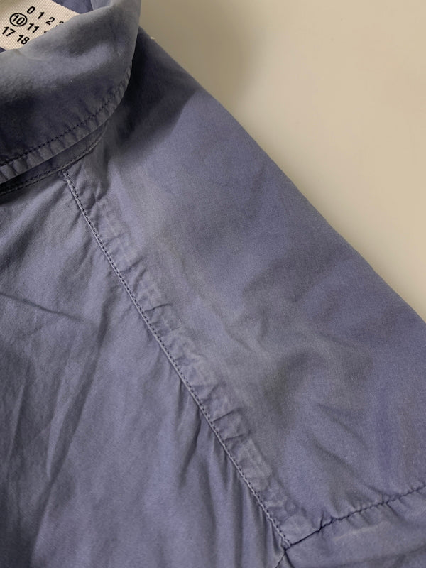 【現状渡し品】【メンズ】 MAISON MARTIN MARGIELA メゾン マルタン マルジェラ DRESS SHIRT ドレスシャツ メンズ トップス 長袖シャツ 141-260908-KS-19-min サイズ：46 カラー：ブルーグレー 万代Net店