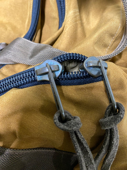【現状渡し品】【メンズ/レディース】 FILSON フィルソン ドライデン 3ウェイダッフルバッグ アウトドア トラベルバッグ 手持ち 肩掛け リュックサック 鞄 カバン 188-260927-em-23-min カラー：ブラウン 万代Net店