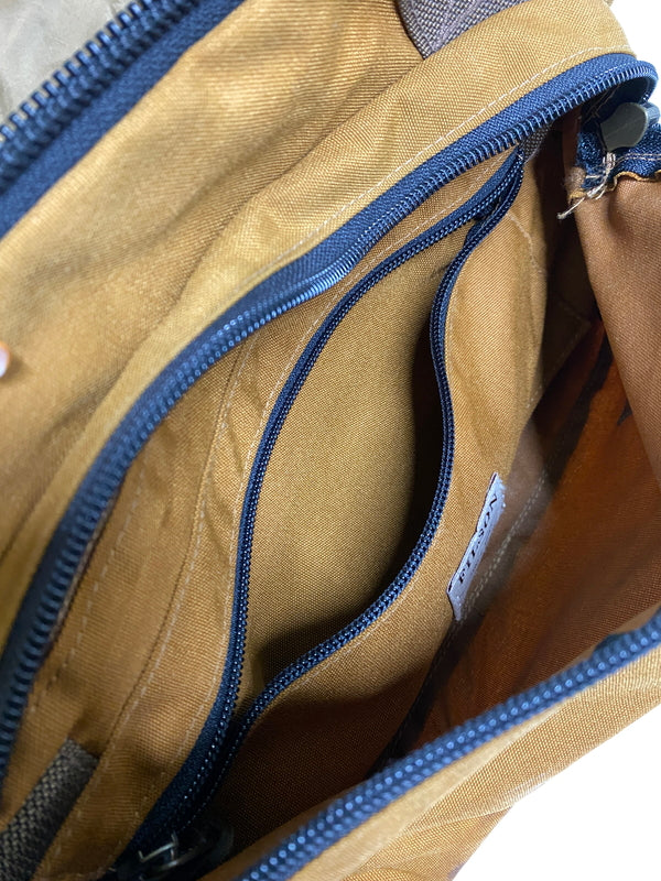 【現状渡し品】【メンズ/レディース】 FILSON フィルソン ドライデン 3ウェイダッフルバッグ アウトドア トラベルバッグ 手持ち 肩掛け リュックサック 鞄 カバン 188-260927-em-23-min カラー：ブラウン 万代Net店