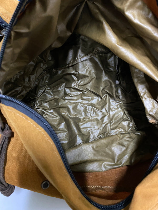 【現状渡し品】【メンズ/レディース】 FILSON フィルソン ドライデン 3ウェイダッフルバッグ アウトドア トラベルバッグ 手持ち 肩掛け リュックサック 鞄 カバン 188-260927-em-23-min カラー：ブラウン 万代Net店