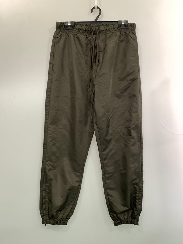 【中古品】【メンズ】 FOG ESSENTIALS エフ オージー エッセンシャルズ NYLON PANTS ナイロン パンツ メンズボトムス しゃかしゃか ズボン 153-260911-em-52-min サイズ：L カラー：ブラウン 万代Net店