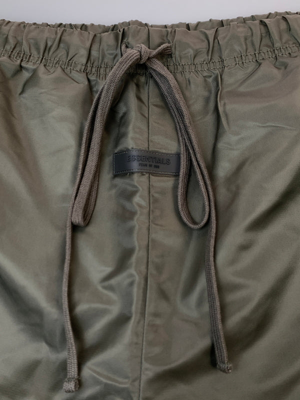 【中古品】【メンズ】 FOG ESSENTIALS エフ オージー エッセンシャルズ NYLON PANTS ナイロン パンツ メンズボトムス しゃかしゃか ズボン 153-260911-em-52-min サイズ：L カラー：ブラウン 万代Net店