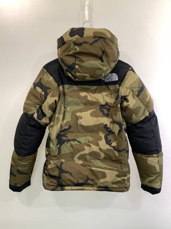 【中古品】【メンズ】 THE NORTH FACE ザ ノースフェイス NOVELTY BALTRO LIGHT JACKET ND91951 ノベルティ バルトロ ライト ジャケット ダウンジャケット アウター 144-260909-jt-03-min サイズ：XS カラー：グリーン カモフラ 万代Net店