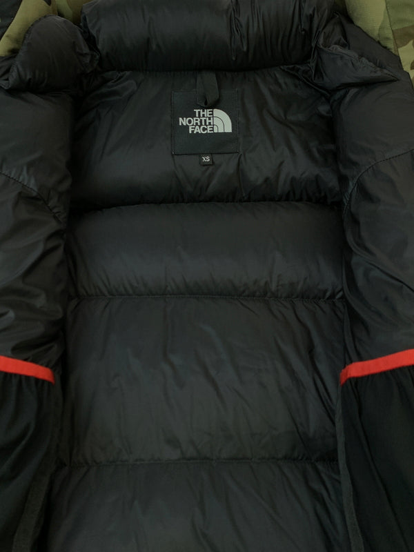 【中古品】【メンズ】 THE NORTH FACE ザ ノースフェイス NOVELTY BALTRO LIGHT JACKET ND91951 ノベルティ バルトロ ライト ジャケット ダウンジャケット アウター 144-260909-jt-03-min サイズ：XS カラー：グリーン カモフラ 万代Net店