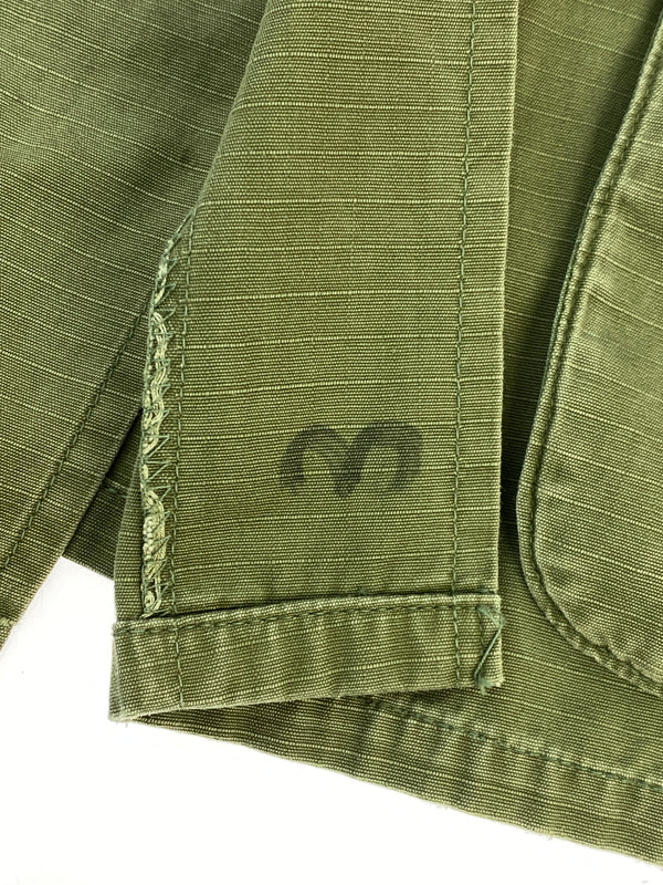 【現状渡し品】【メンズ】 US ARMY ユーエス アーミー 60S 4TH JUNGLE FATIGUE SS JACKET 60年代 ジャングル ファティーグ ショートスリーブ ジャケット 半袖 シャツ 146-260912-hu-65-min サイズ：M カラー：カーキグリーン系 万代Net店