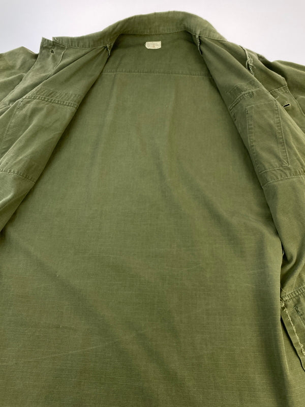 【現状渡し品】【メンズ】 US ARMY ユーエス アーミー 60S 4TH JUNGLE FATIGUE SS JACKET 60年代 ジャングル ファティーグ ショートスリーブ ジャケット 半袖 シャツ 146-260912-hu-65-min サイズ：M カラー：カーキグリーン系 万代Net店