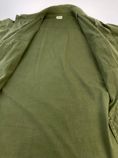 【現状渡し品】【メンズ】 US ARMY ユーエス アーミー 60S 4TH JUNGLE FATIGUE SS JACKET 60年代 ジャングル ファティーグ ショートスリーブ ジャケット 半袖 シャツ 146-260912-hu-65-min サイズ：M カラー：カーキグリーン系 万代Net店