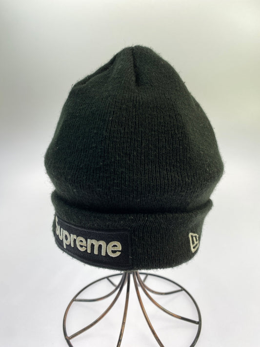 【中古品】【メンズ/レディース】 SUPREME シュプリーム NEWERA ニューエラ BOX LOGO BEANIE ボックス ロゴ ビーニー 帽子 ニット帽 ニットキャップ 185-260911-em-31-min カラー：ブラック 万代Net店