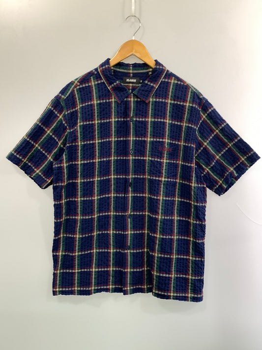 【中古品】【メンズ】 XLARGE エクストララージ EMBROIDERED SS PLAID SHIRT エンブロイデッド 半袖 チェックシャツ トップス 142-260909-jt-16-min サイズ：XL カラー：ネイビー系 チェック 万代Net店