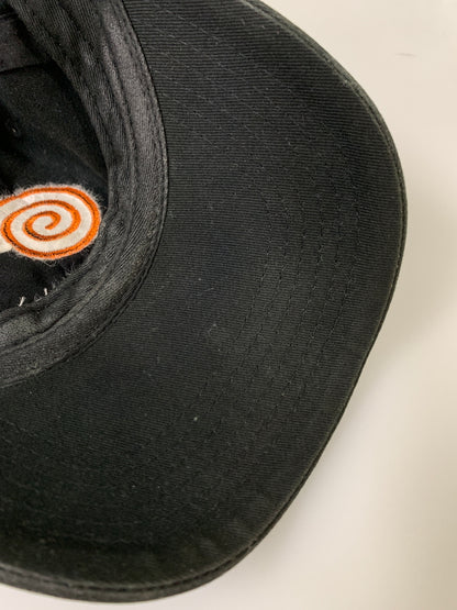 【中古品】【メンズ/レディース】 SEDAN ALL PURPOSE セダン オール パーパス DREAMCAST CAP ドリームキャスト キャップ 帽子 コラボ セガ ゲーム機 ベースボールキャップ 188-260913-em-16-min カラー：ブラック 万代Net店
