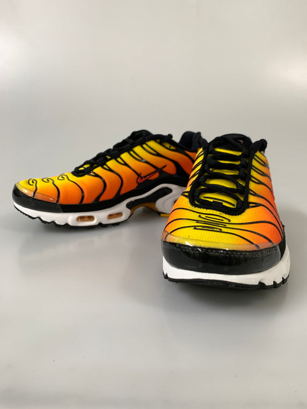 【中古品】【メンズ】 NIKE ナイキ AIR MAX PLUS HF0552-001 エアマックス プラス サンセット スニーカー メンズ シューズ 靴 160-260913-em-08-min サイズ：26.0cm カラー：BLACK/PIMENTO-BRIGHT CERAMIC-RESIN 万代Net店