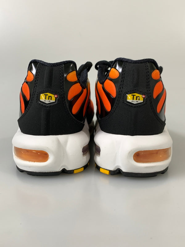 【中古品】【メンズ】 NIKE ナイキ AIR MAX PLUS HF0552-001 エアマックス プラス サンセット スニーカー メンズ シューズ 靴 160-260913-em-08-min サイズ：26.0cm カラー：BLACK/PIMENTO-BRIGHT CERAMIC-RESIN 万代Net店