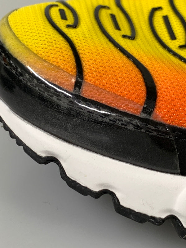 【中古品】【メンズ】 NIKE ナイキ AIR MAX PLUS HF0552-001 エアマックス プラス サンセット スニーカー メンズ シューズ 靴 160-260913-em-08-min サイズ：26.0cm カラー：BLACK/PIMENTO-BRIGHT CERAMIC-RESIN 万代Net店