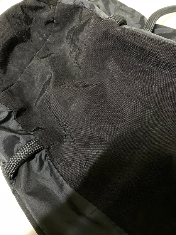 【中古品】【メンズ/レディース】 ON RUNNING オン TRACKPACKLITE 2WAY NYLON BAG トラック パック ライト ツーウェイ ナイロン バッグ 188-260927-em-25-min カラー：ブラック系 万代Net店