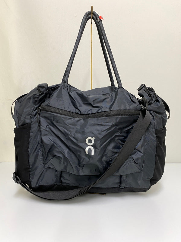 【中古品】【メンズ/レディース】 ON RUNNING オン TRACKPACKLITE 2WAY NYLON BAG トラック パック ライト ツーウェイ ナイロン バッグ 188-260927-em-25-min カラー：ブラック系 万代Net店