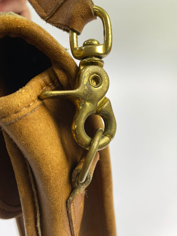 【現状渡し品】【メンズ】 OLD COACH オールド コーチ ショルダーバッグ ビジネスバッグ カバン レザー 180-261004-hu-21-min カラー：キャメル系 万代Net店