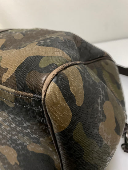 【中古品】【メンズ/レディース】 COACH コーチ CAMOUFLAGE BOSTON BAG F93230 ヘリテージ シグネチャー ロール ダッフル カモフラージュ ボストンバッグ 鞄 カバン 180-260927-em-28-min カラー：ブラウン系 万代Net店