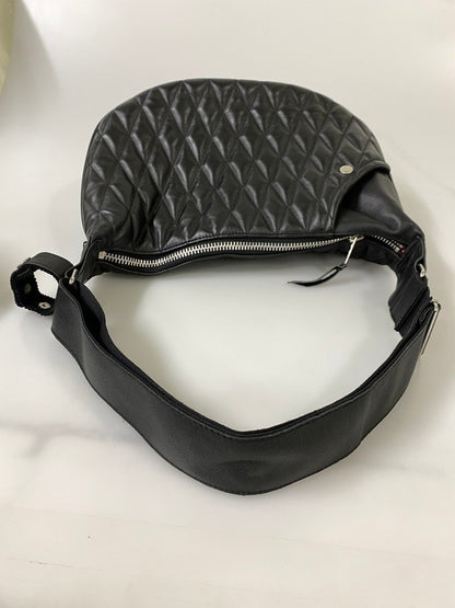 【中古品】【レディース】 SCHOTT ショット PADDED LEATHER BANANA BAG パデッド レザー バナナ バッグ 188-260918-hu-43-min カラー：ブラック 万代Net店