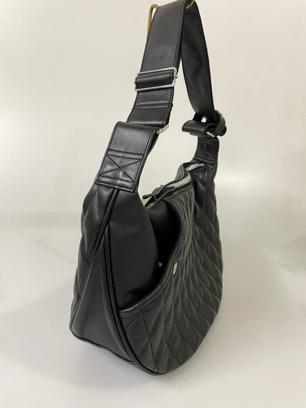 【中古品】【レディース】 SCHOTT ショット PADDED LEATHER BANANA BAG パデッド レザー バナナ バッグ 188-260918-hu-43-min カラー：ブラック 万代Net店