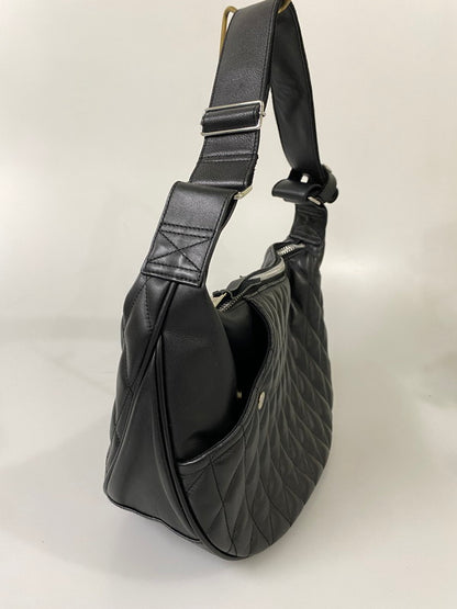 【中古品】【レディース】 SCHOTT ショット PADDED LEATHER BANANA BAG パデッド レザー バナナ バッグ 188-260918-hu-43-min カラー：ブラック 万代Net店