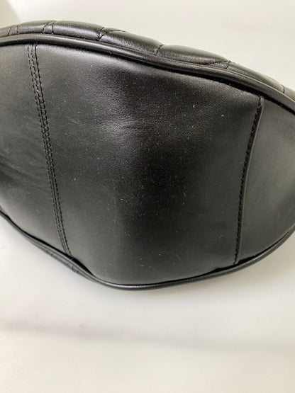 【中古品】【レディース】 SCHOTT ショット PADDED LEATHER BANANA BAG パデッド レザー バナナ バッグ 188-260918-hu-43-min カラー：ブラック 万代Net店