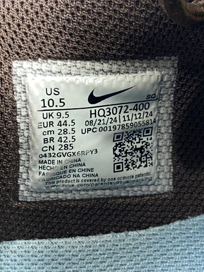 【中古品】【メンズ】 NIKE ナイキ TRAVIS SCOTT × ZOOM FIELD JAXX HQ3072-400 トラヴィス スコット ズーム フィールド ジャックス スニーカー 靴 160-260917-yn-03-min サイズ：28.5cm US10.5 カラー：LECHE BLUE/BAROQUE BROWN 万代Net店