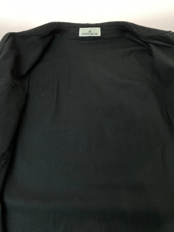 【中古品】【メンズ】 STONE ISLAND ストーンアイランド 24SS REGULAR FIT OVERSHIRT 801510812 レギュラー フィット オーバーシャツ ジャケット ライトアウター 141-260917-yn-24-min サイズ：XL カラー：ブラック 万代Net店