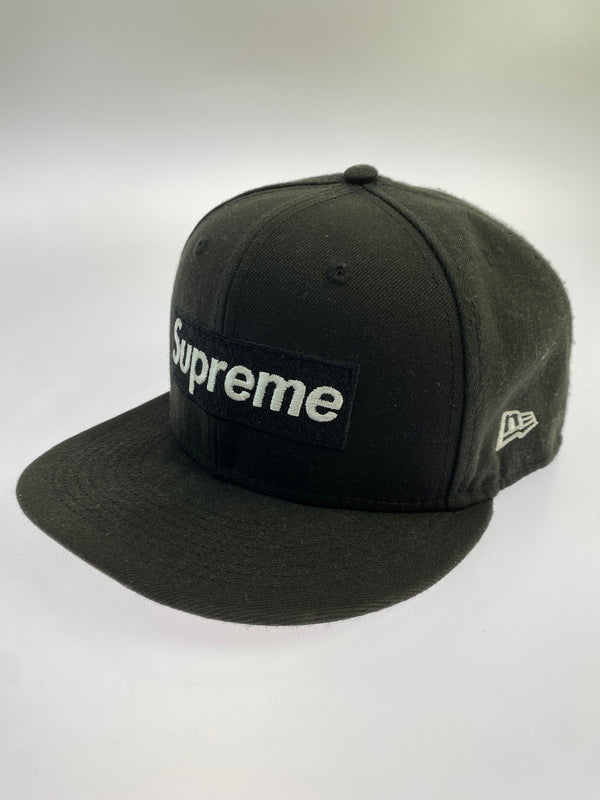 【中古品】【メンズ】 SUPREME×NEW ERA シュプリーム ニューエラ MONEY BOX LOGO CAP マネー ボックス ロゴ キャップ 185-260923-hu-39-min サイズ：7 5/8 （60.6cm） カラー：ブラック 万代Net店