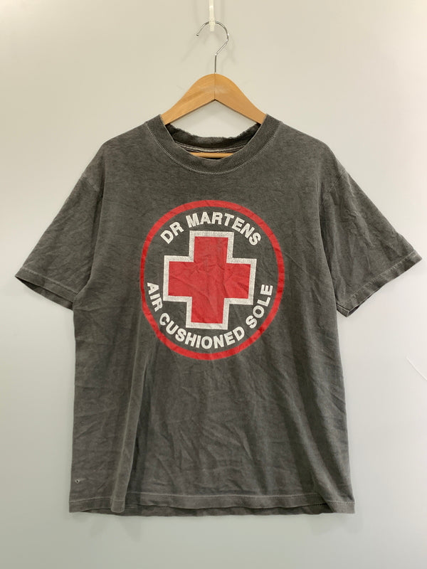 【現状渡し品】【メンズ】 USED DR.MARTENS CROSSLOGO TEE ドクターマーチン クロスロゴ ティー 半袖 Tシャツ 146-260923-hu-16-min サイズ：M カラー：グレー（色あせ） 万代Net店