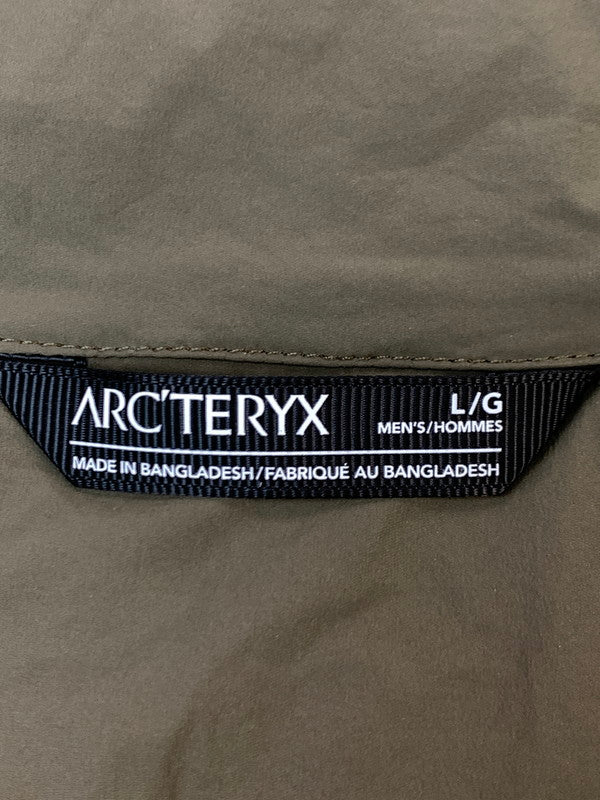 【中古品】【メンズ】 ARC'TERYX アークテリクス ATOM VEST アトム ベスト メンズ 高機能 化繊中綿ベストフルジップ 144-260925-em-04-min サイズ：L カラー：カーキ 万代Net店