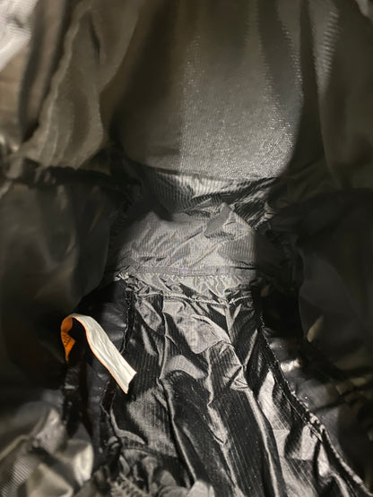 【中古品】【メンズ/レディース】 MYSTERY RANCH ミステリーランチ IN & OUT 18 イン アンド アウト 18 リュックサック バックパック カバン 鞄 188-260927-em-21-min カラー：ブラック 万代Net店